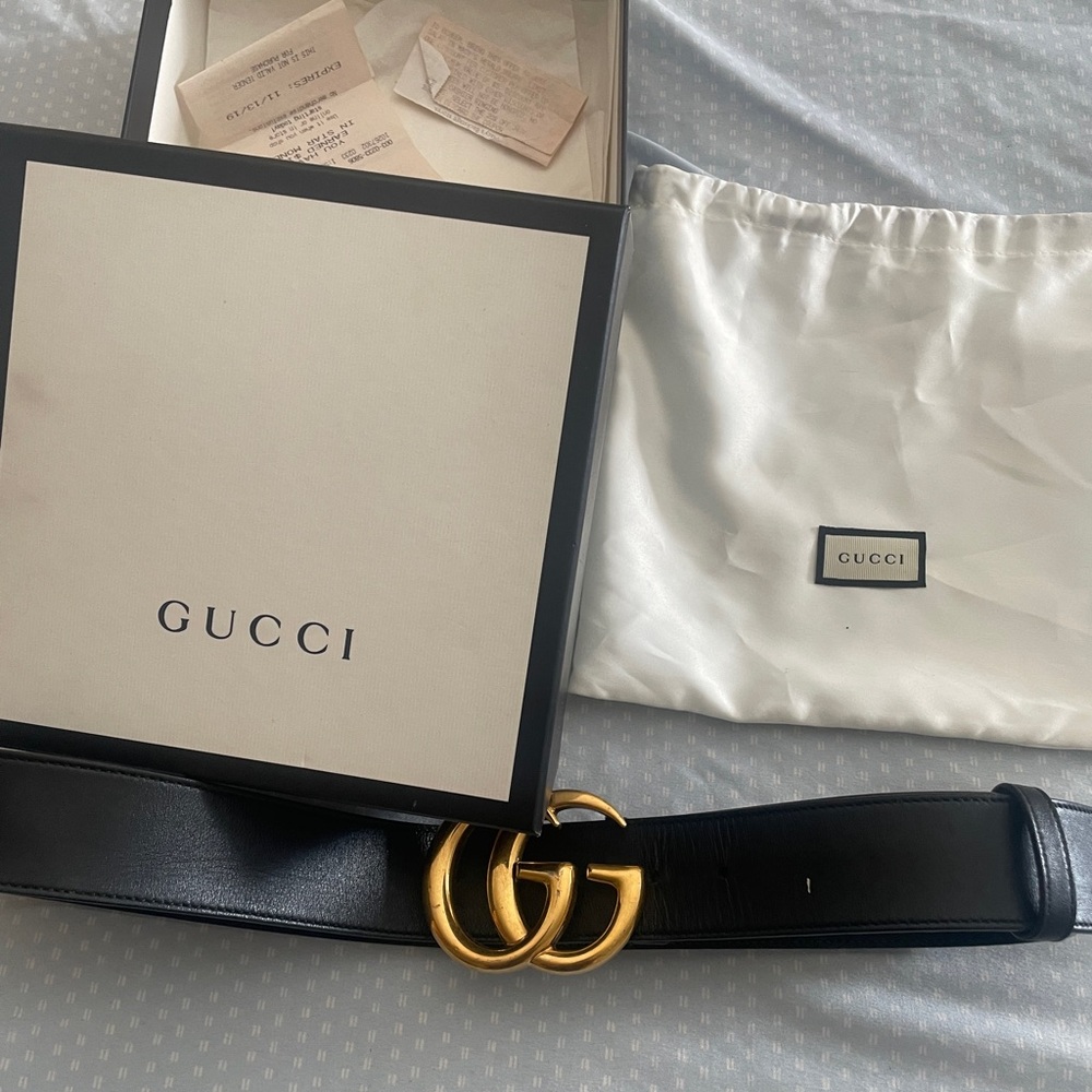 Gucci Black and Gold Leather Belt with Iconic GG Buckle - Picture 3 of 10